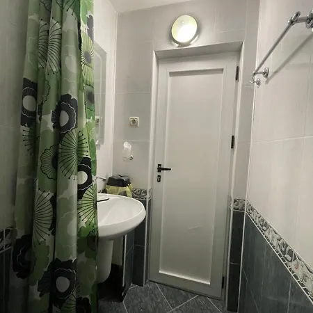 Neat Apartment *